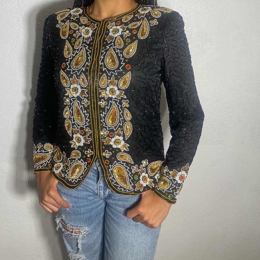 SEQUINS Black and gold